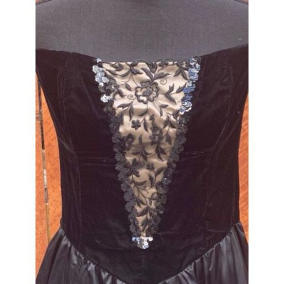 Gunne Sax by Jessica McClintock Dress Gown - Picture 5 of 11